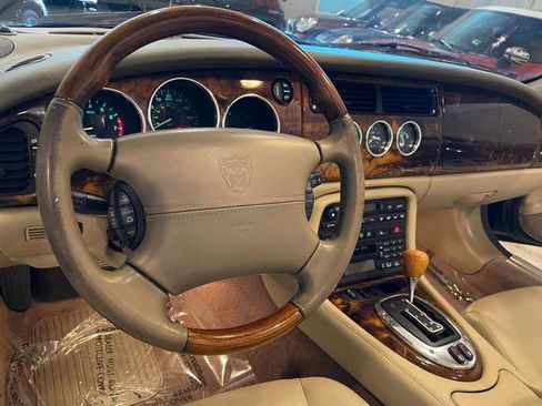 Used 2006 Jaguar XK8 Convertible image 83