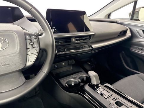 Used 2024 Toyota Prius LE image 32