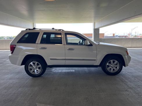 Used 2010 Jeep Grand Cherokee Limited AWD/4WD image 13