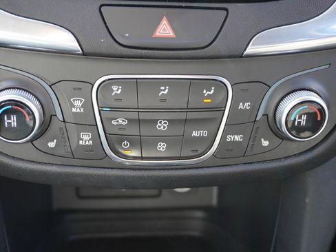 Used 2019 Chevrolet Equinox LT image 15