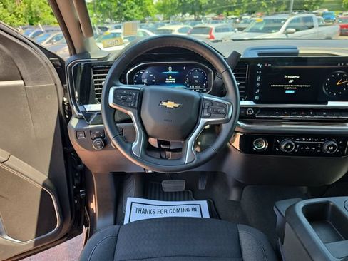 Used 2023 Chevrolet Silverado 1500 LT AWD/4WD image 13