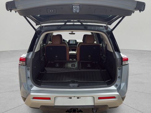 Certified 2025 Nissan Pathfinder Platinum AWD/4WD image 32