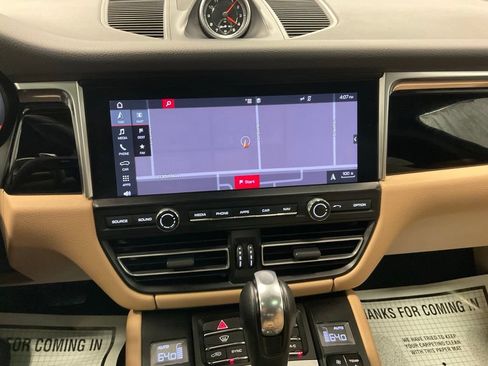 Used 2019 Porsche Macan S AWD/4WD image 9