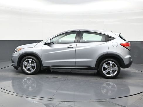 Used 2019 Honda HR-V LX image 2