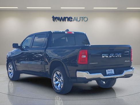 Used 2025 RAM 1500 Big Horn AWD/4WD image 3