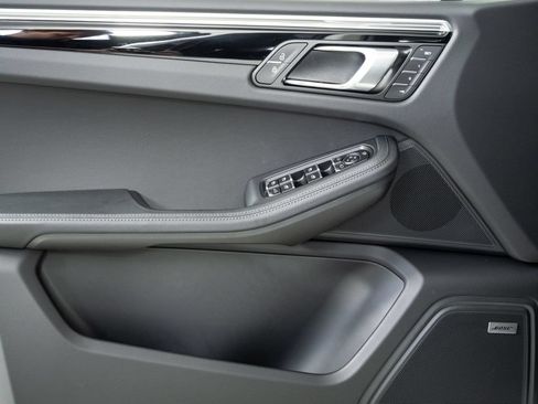 New 2026 Porsche Macan AWD/4WD image 6