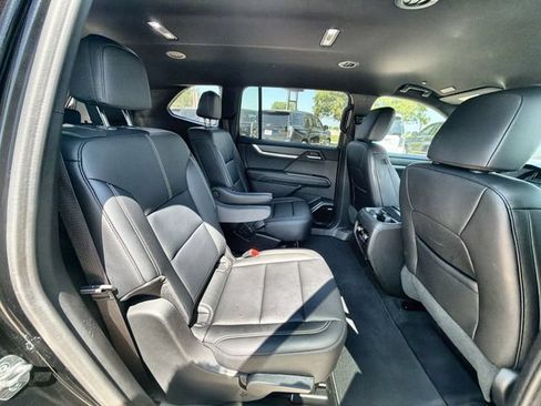 Certified 2026 GMC Acadia Elevation w/ Elevation Premium Package FWD image 26