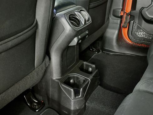 Used 2018 Jeep Wrangler Unlimited Sport S image 27