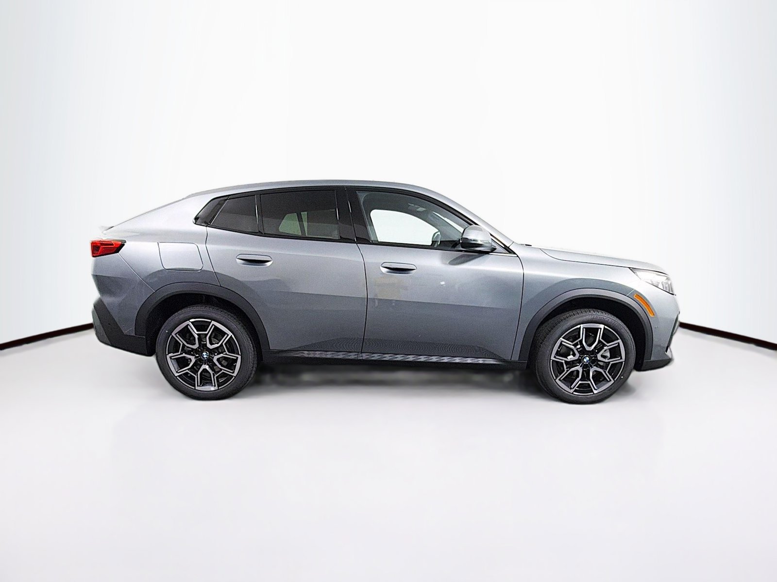 New 2026 BMW X2 xDrive28i w/ Convenience Package AWD/4WD image 8