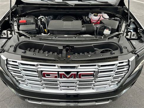 New 2025 GMC Yukon Denali w/ Denali Reserve Package image 39