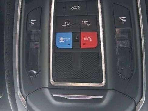 Used 2025 Jeep Grand Cherokee Altitude AWD/4WD image 25