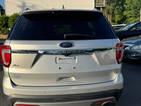 Used 2016 Ford Explorer XLT w/ Equipment Group 202A AWD/4WD image 6