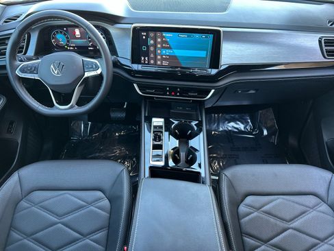 Used 2024 Volkswagen Atlas Cross Sport SE FWD image 12