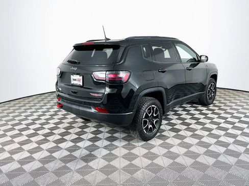 Certified 2025 Jeep Compass Trailhawk w/ Trailhawk Elite Group image 12