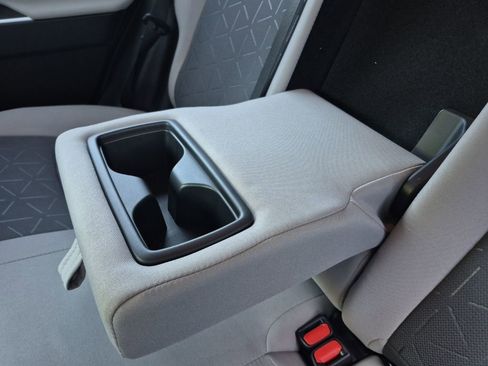 Used 2021 Toyota RAV4 XLE w/ Convenience Package image 14