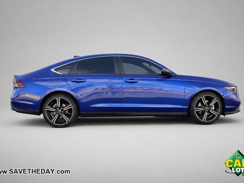 Used 2023 Honda Accord Sport image 9