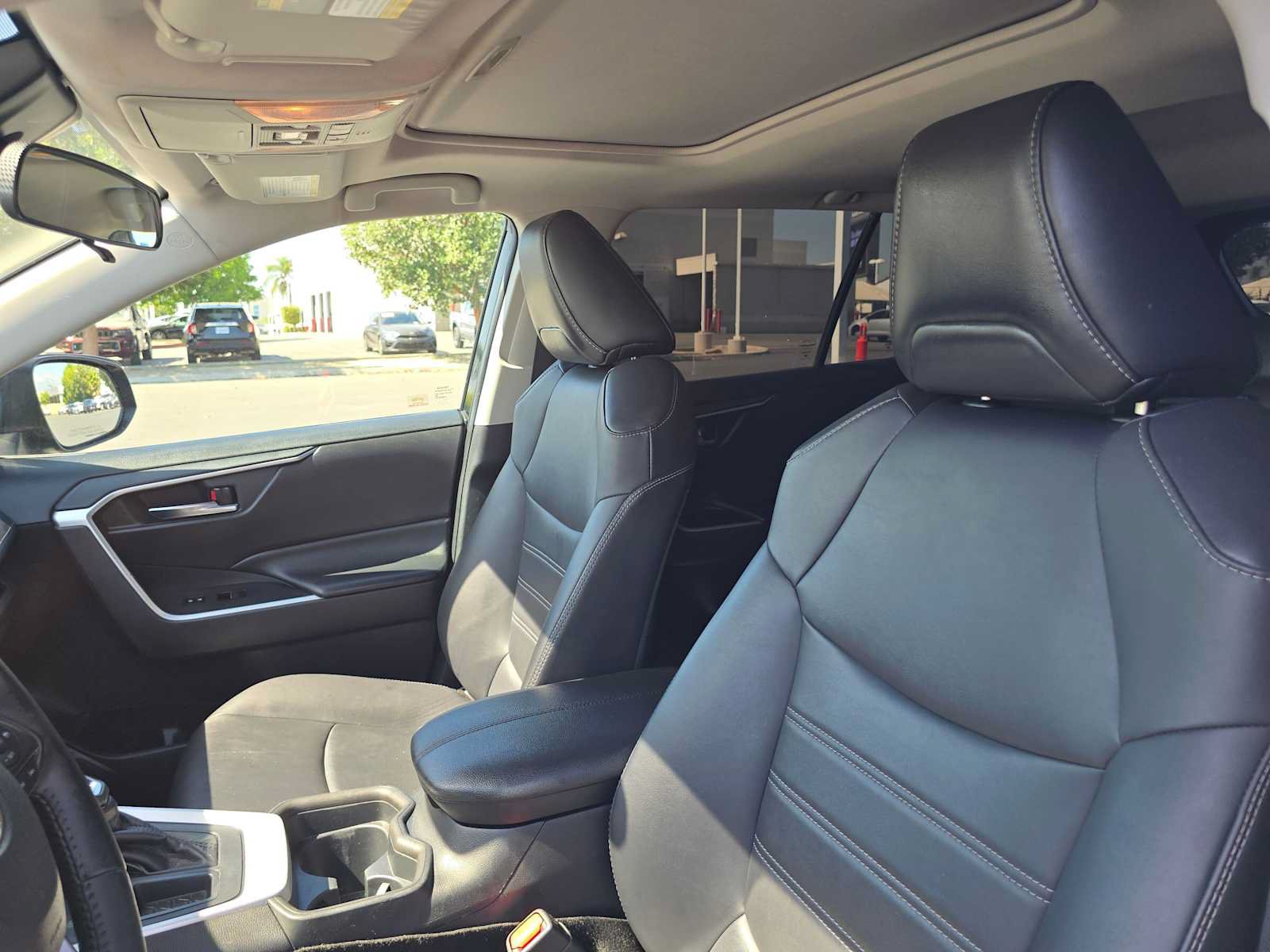 Used 2019 Toyota RAV4 XLE Premium w/ Carpet Mat Package FWD image 22