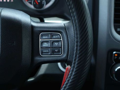 Used 2016 RAM 1500 Express RWD image 22