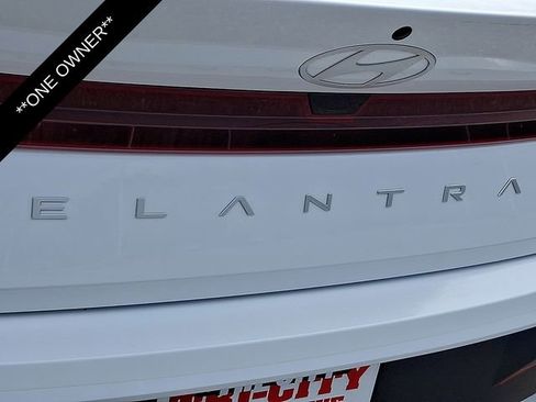 Used 2025 Hyundai Elantra SE FWD image 31