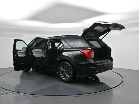 Certified 2022 Ford Explorer XLT w/ Equipment Group 202A image 40