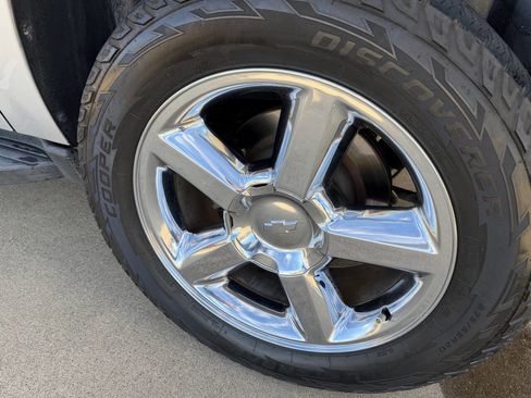 Used 2012 Chevrolet Avalanche LTZ image 16