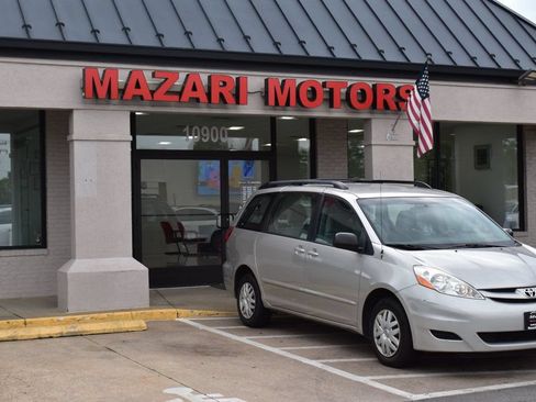 Used 2010 Toyota Sienna CE FWD image 9
