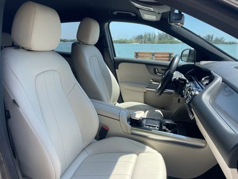 Used 2021 Mercedes-Benz GLA 250 w/ Premium Package image 7