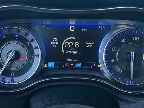 Used 2016 Chrysler 300 C Platinum w/ Safetytec Plus Group image 27