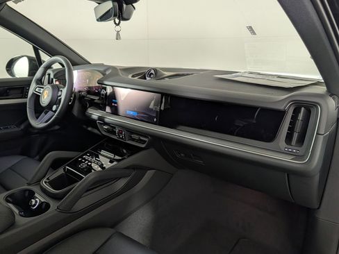 New 2026 Porsche Cayenne AWD/4WD image 19