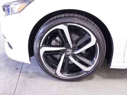 Used 2022 Honda Accord Sport image 11