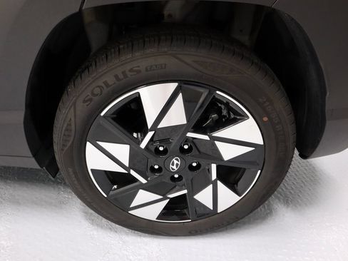 Used 2025 Hyundai Kona SEL FWD image 18