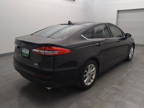 Used 2020 Ford Fusion SE image 9