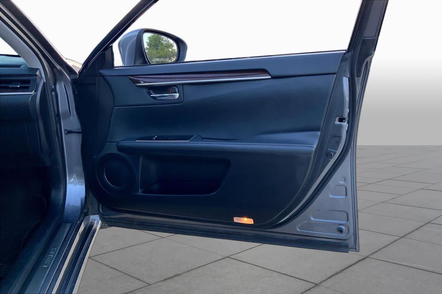Used 2018 Lexus ES 350 w/ Premier Package FWD image 23