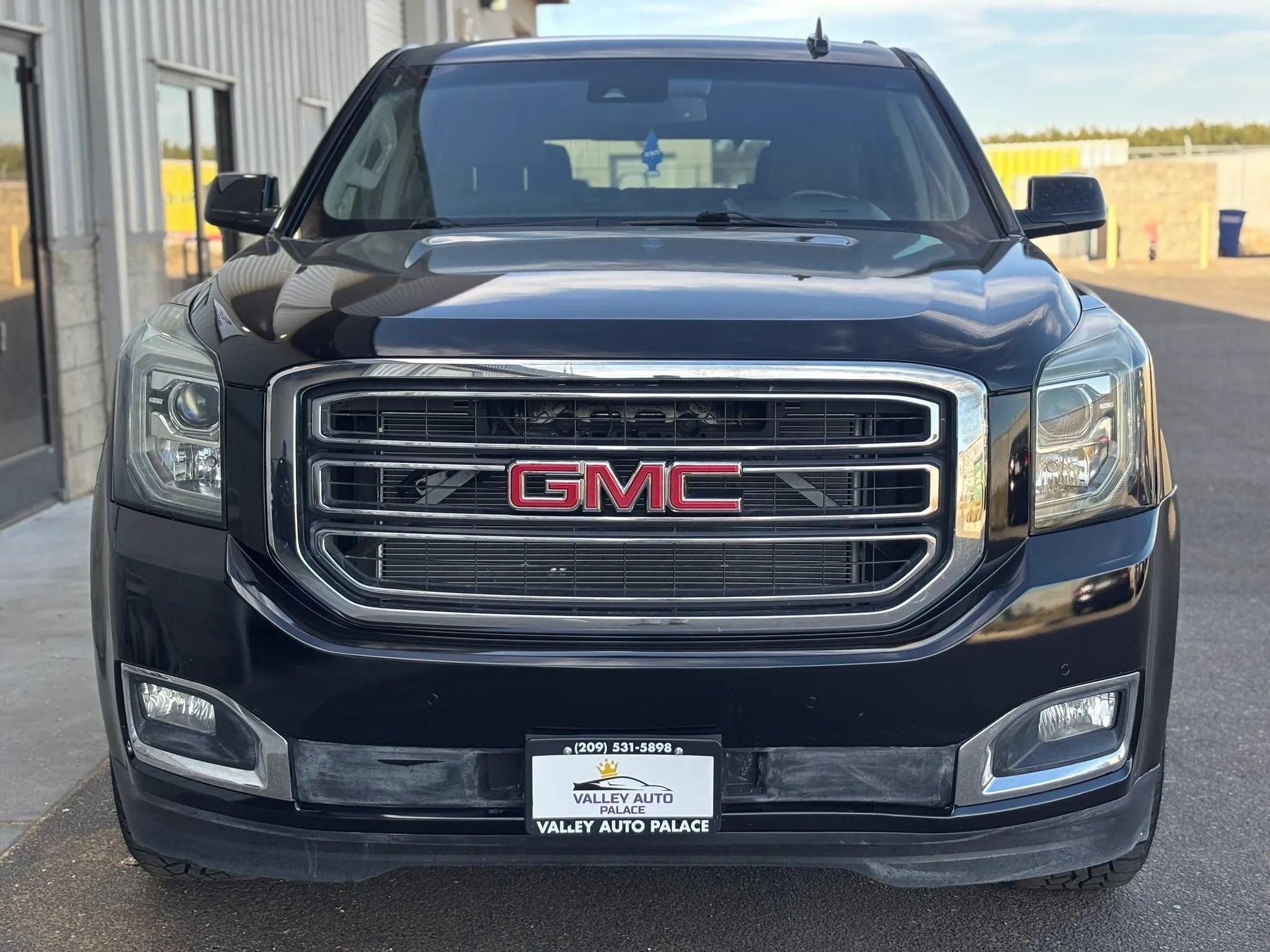 Used 2016 GMC Yukon SLE w/ HD Trailering Package AWD/4WD image 8