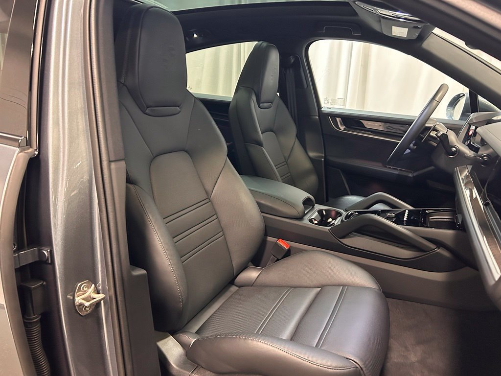 Certified 2026 Porsche Cayenne S AWD/4WD image 25