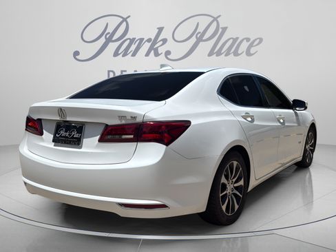 Used 2017 Acura TLX FWD image 5