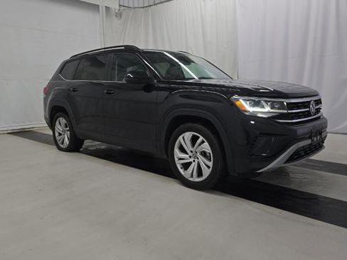 Used 2023 Volkswagen Atlas SE w/ Panoramic Sunroof Package AWD/4WD image 3