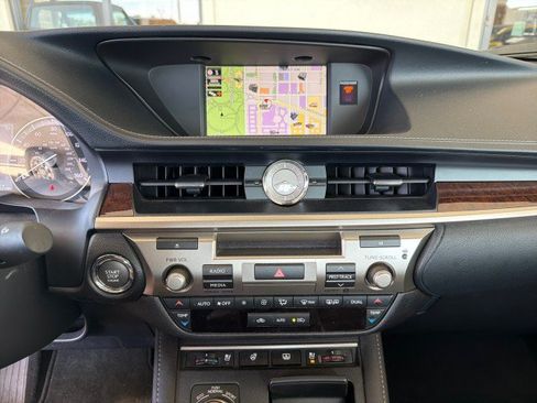 Used 2017 Lexus ES 350 w/ Luxury Package FWD image 18