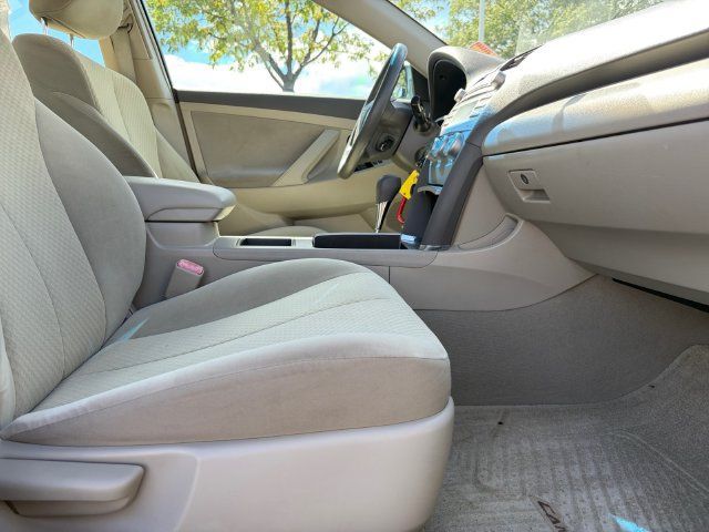 Used 2007 Toyota Camry LE FWD image 19