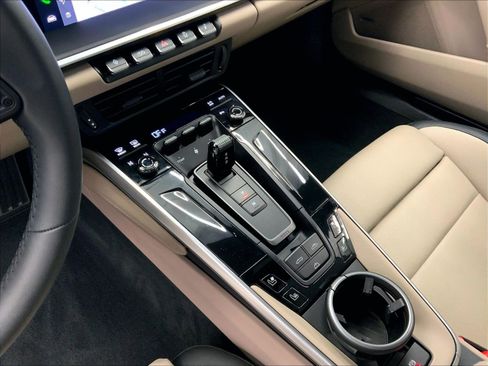 Certified 2025 Porsche 911 Carrera image 18