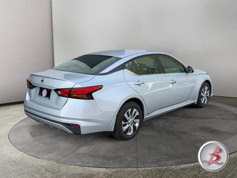 Used 2021 Nissan Altima 2.5 S w/ Driver Assist Package FWD image 4