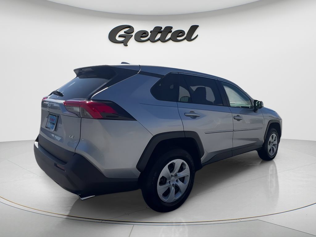 Used 2024 Toyota RAV4 LE FWD image 5
