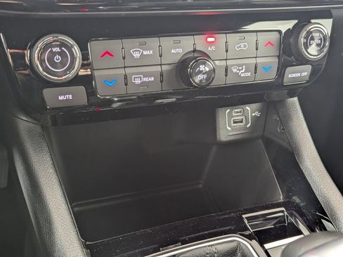 New 2026 Jeep Compass Latitude image 22