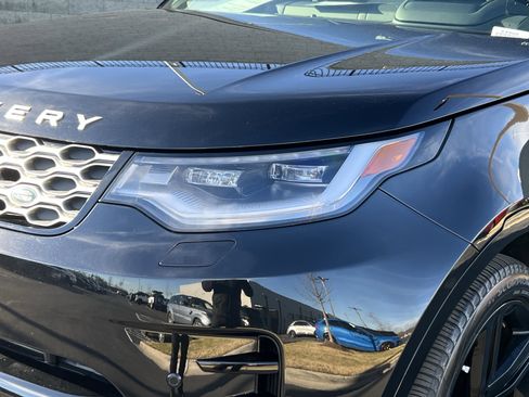 Certified 2024 Land Rover Discovery Metropolitan Edition image 12