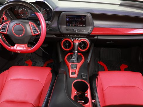 Used 2022 Chevrolet Camaro LT RWD image 2