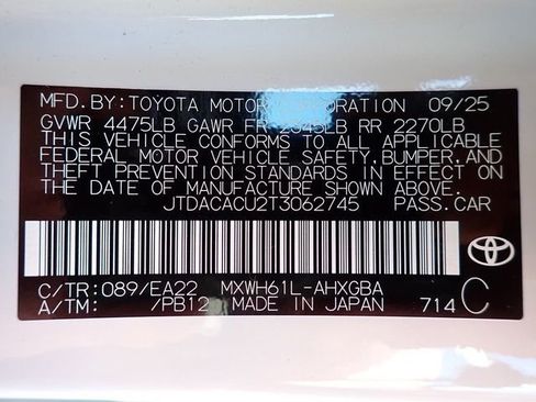 New 2026 Toyota Prius Plug-In Hybrid FWD image 15