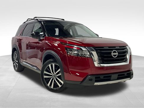 Used 2024 Nissan Pathfinder Platinum w/ Cargo Package AWD/4WD image 1