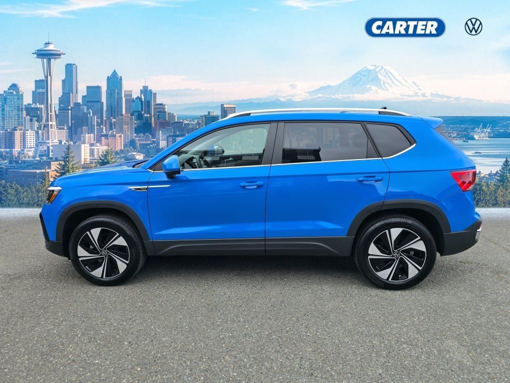 Used 2024 Volkswagen Taos SE w/ Panoramic Sunroof Package AWD/4WD image 6