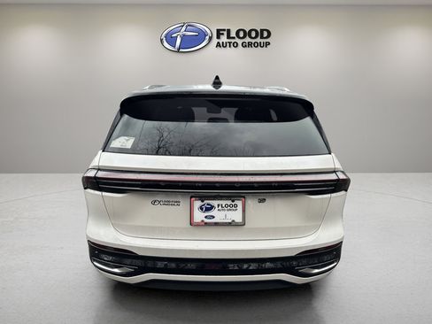 New 2026 Lincoln Nautilus Reserve image 6