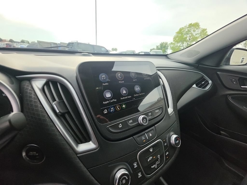 Used 2024 Chevrolet Malibu RS FWD image 19